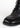 Schuhspitze eines Bikerboots mit Schnürung in Karreeform sowie mit pinkfarbenen Kontrastnähten im Quilted-Look
