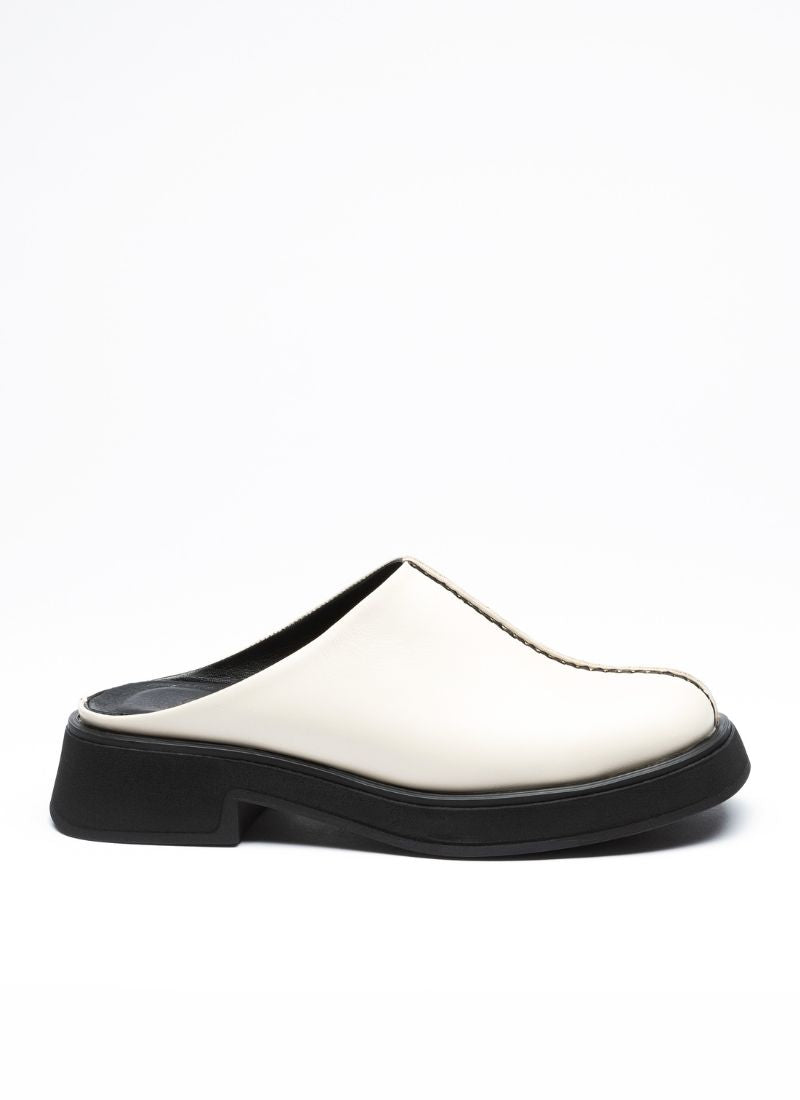 Sammy Seam Clog