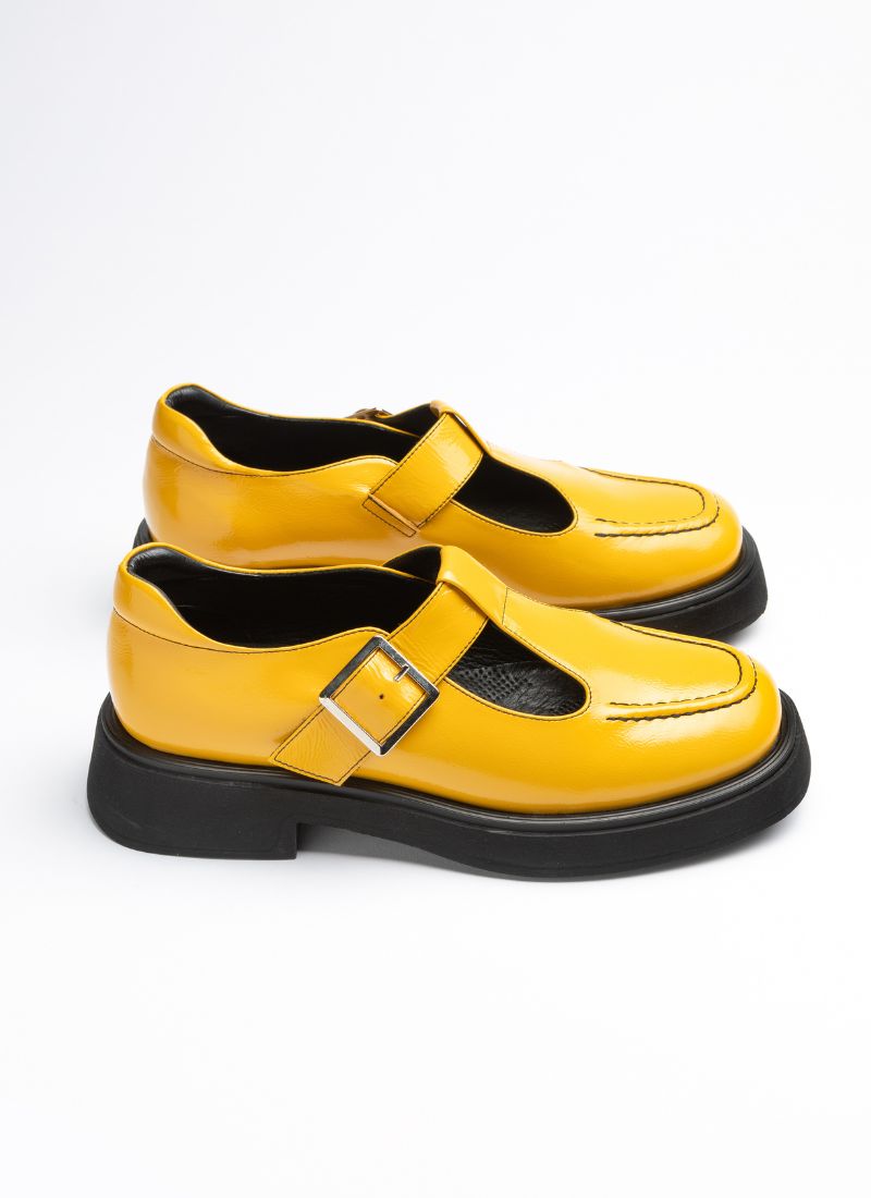 Chunky Mary Jane Schuh in knalligem Knautschlackleder