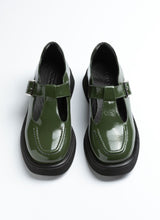 Load image into Gallery viewer, Mary Jane Schuhpaar in moosgrün aus Lackleder