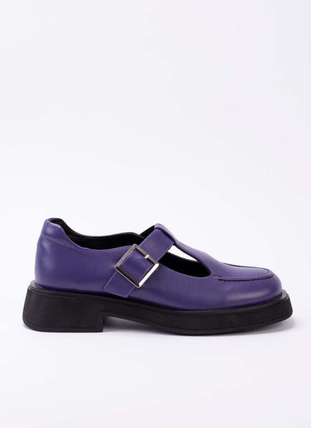 Moderner Mary Jane Schuh aus Leder in knalligem lila