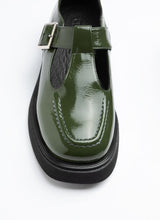 Lade das Bild in den Galerie-Viewer, Chunky Mary Jane Schuhe aus dunkelgrünem Knautschlackleder mit grauen Nähten
